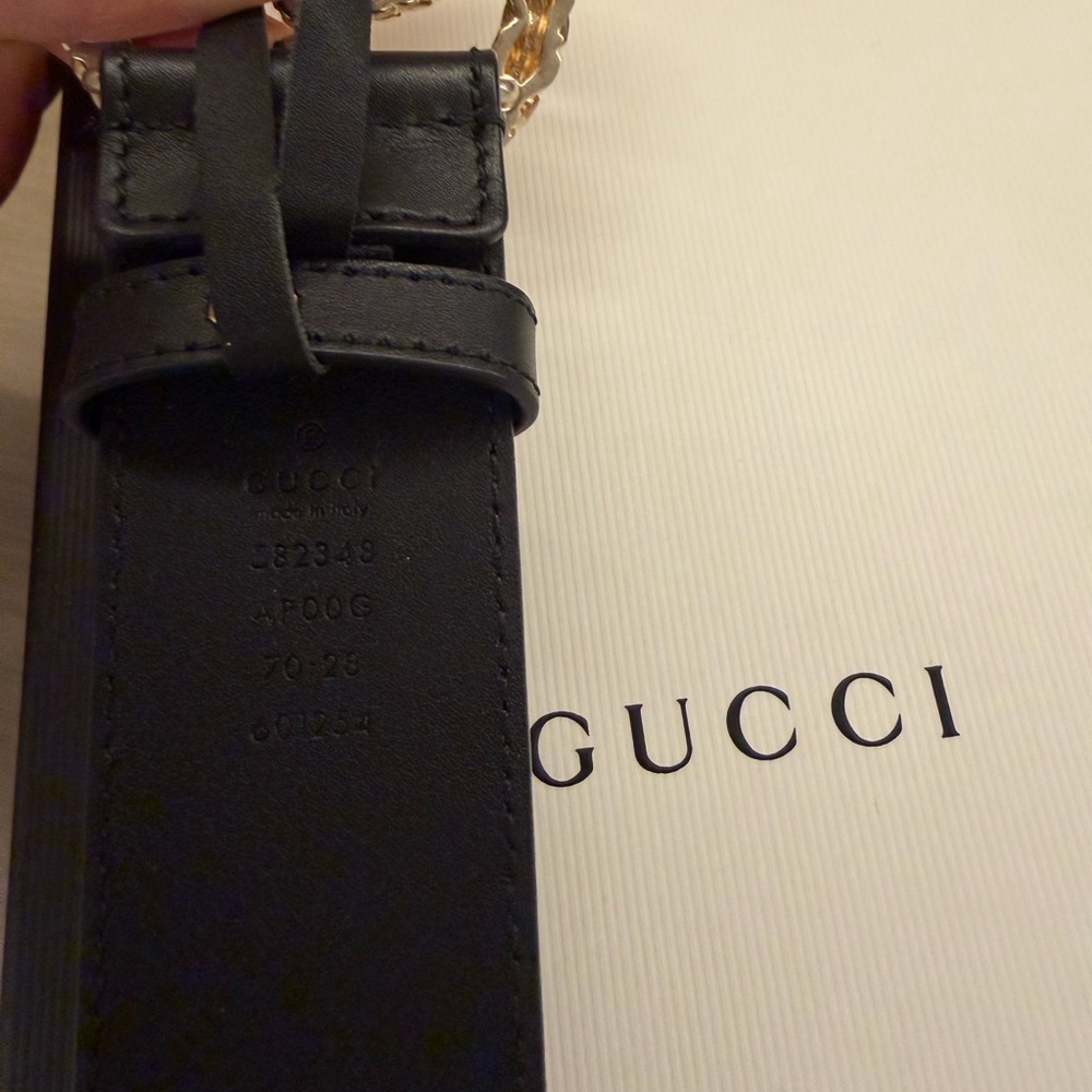 Women's Gucci Black Leather Belt with Gold Woven GG Buckle Size 70 - Picture 8 of 8
